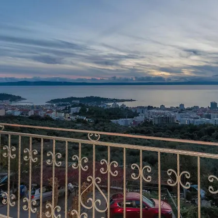 Ane - By Guide Villa Makarska