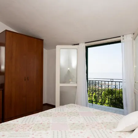 Ane - By Guide Villa Makarska