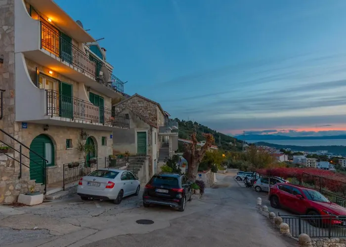 Ane - By Guide * Makarska